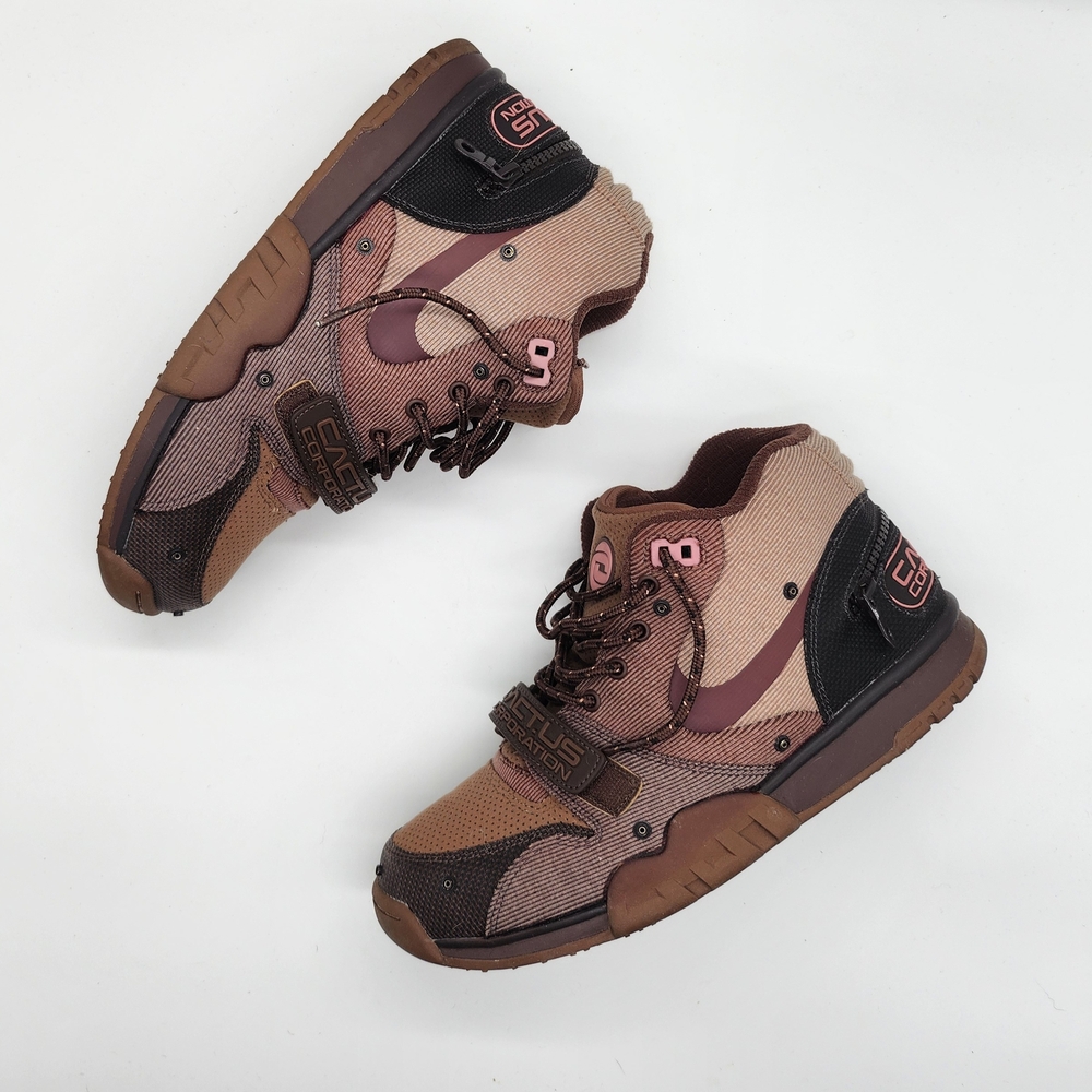 Nike Brown and Black Sneakers with Suede Leather Mix